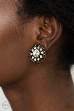 Load image into Gallery viewer, Dazzling Definition - Brass earrings
