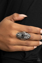 Load image into Gallery viewer, Cottage Couture - Black Ring
