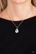 Load image into Gallery viewer, A Guiding SOCIALITE - White Necklace Set
