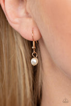 Load image into Gallery viewer, Beach House Harmony - Orange Disc Necklace w/ White Pearl Earrings
