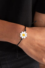 Load image into Gallery viewer, DAISY Little Thing - Black Daisy Bracelet
